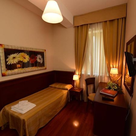 Albergo La Locanda Degli Apolidi アーテナ・ルカーナ エクステリア 写真