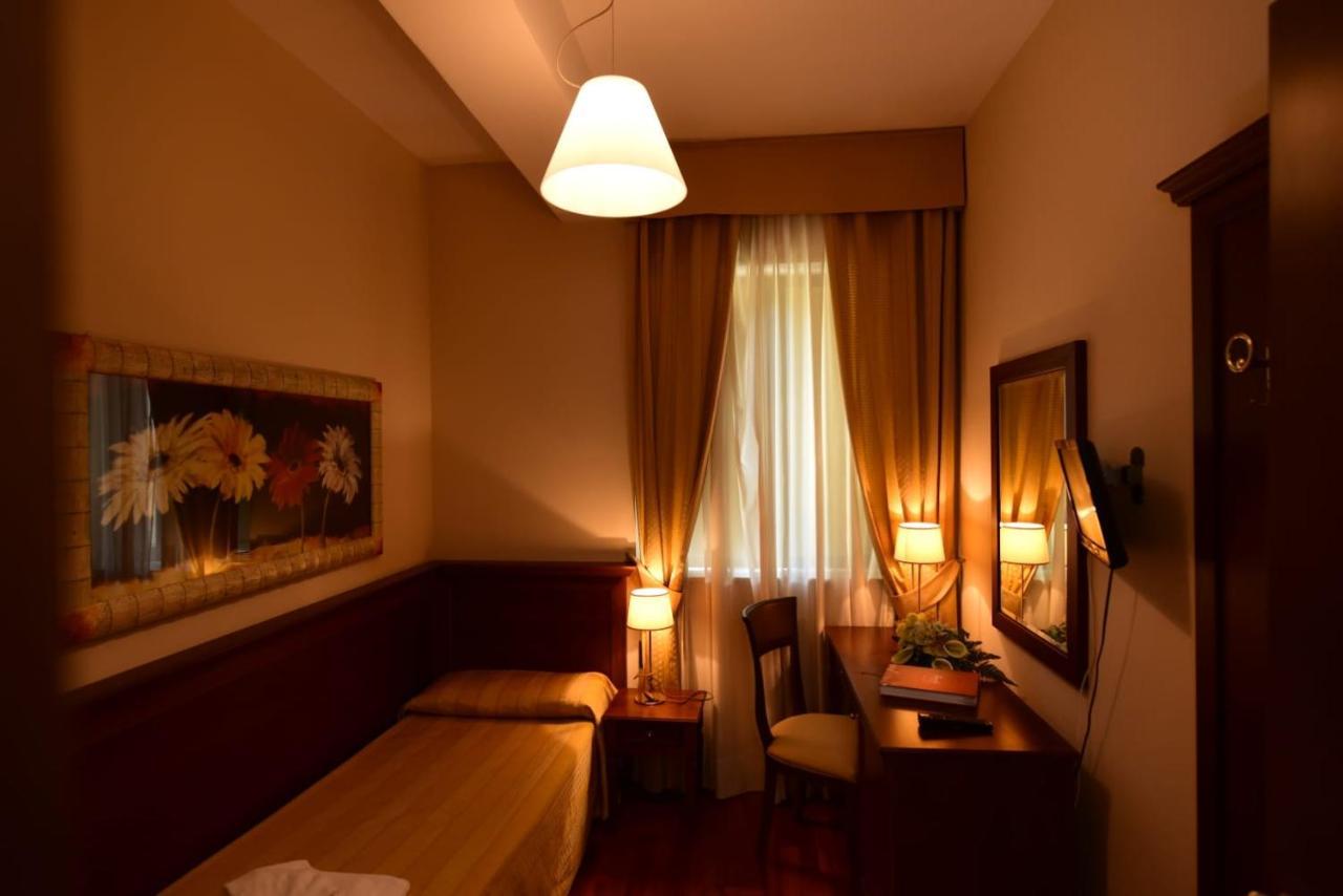 Albergo La Locanda Degli Apolidi アーテナ・ルカーナ エクステリア 写真