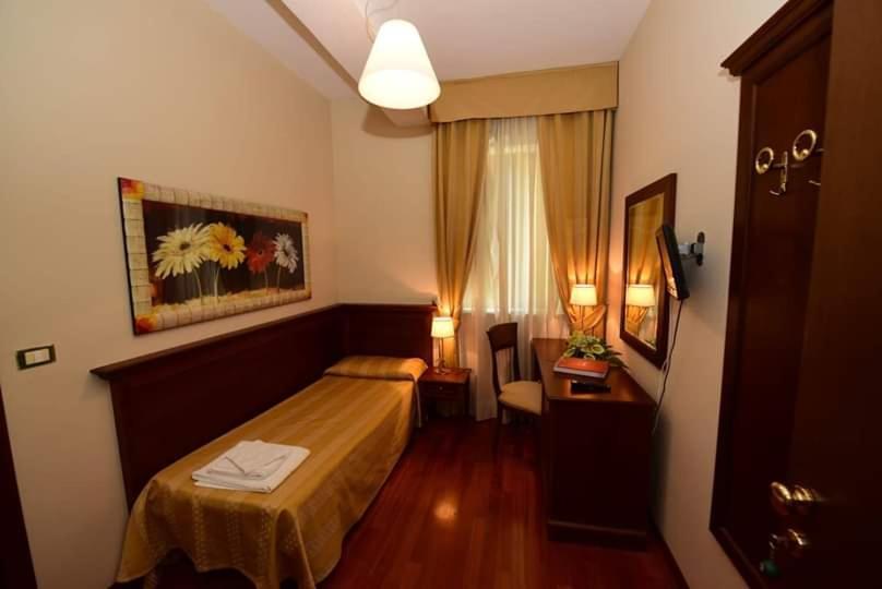 Albergo La Locanda Degli Apolidi アーテナ・ルカーナ エクステリア 写真