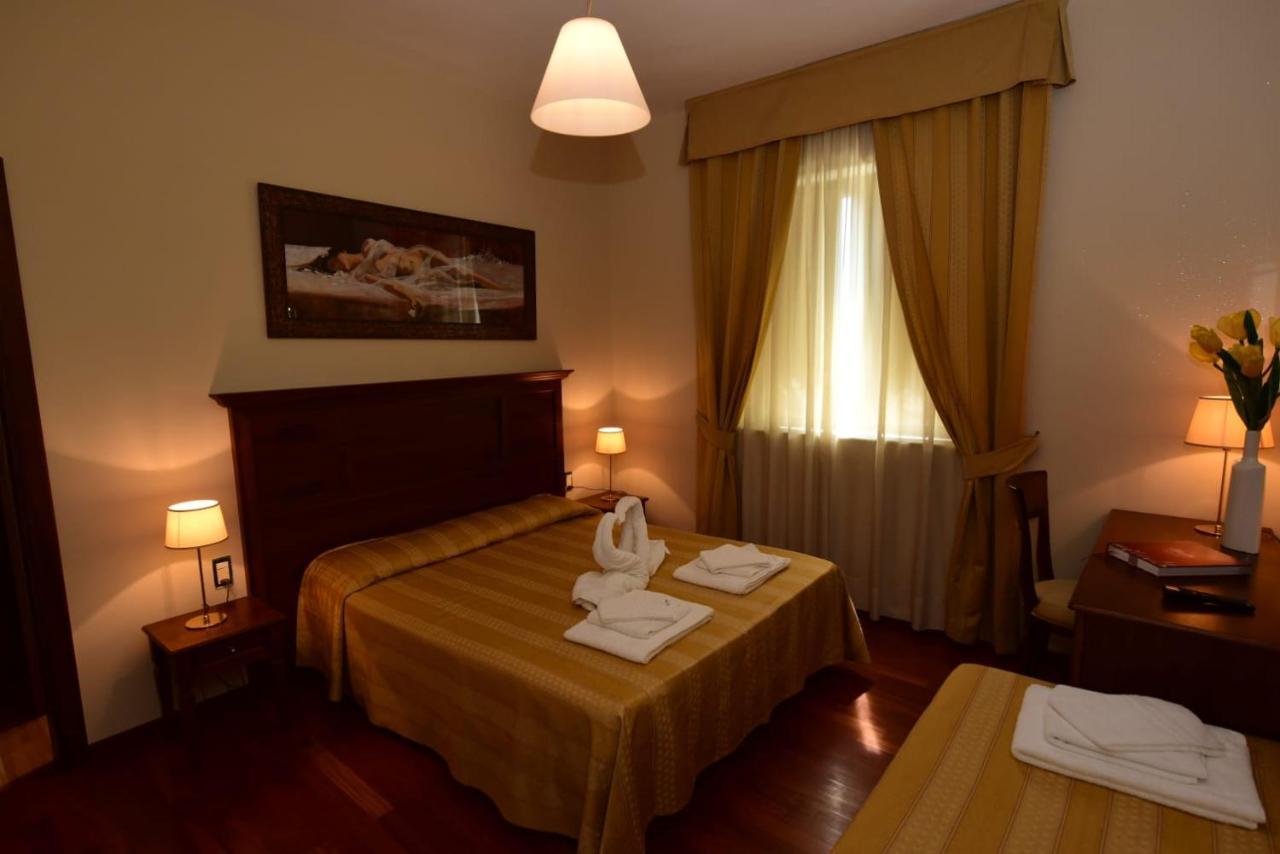 Albergo La Locanda Degli Apolidi アーテナ・ルカーナ エクステリア 写真